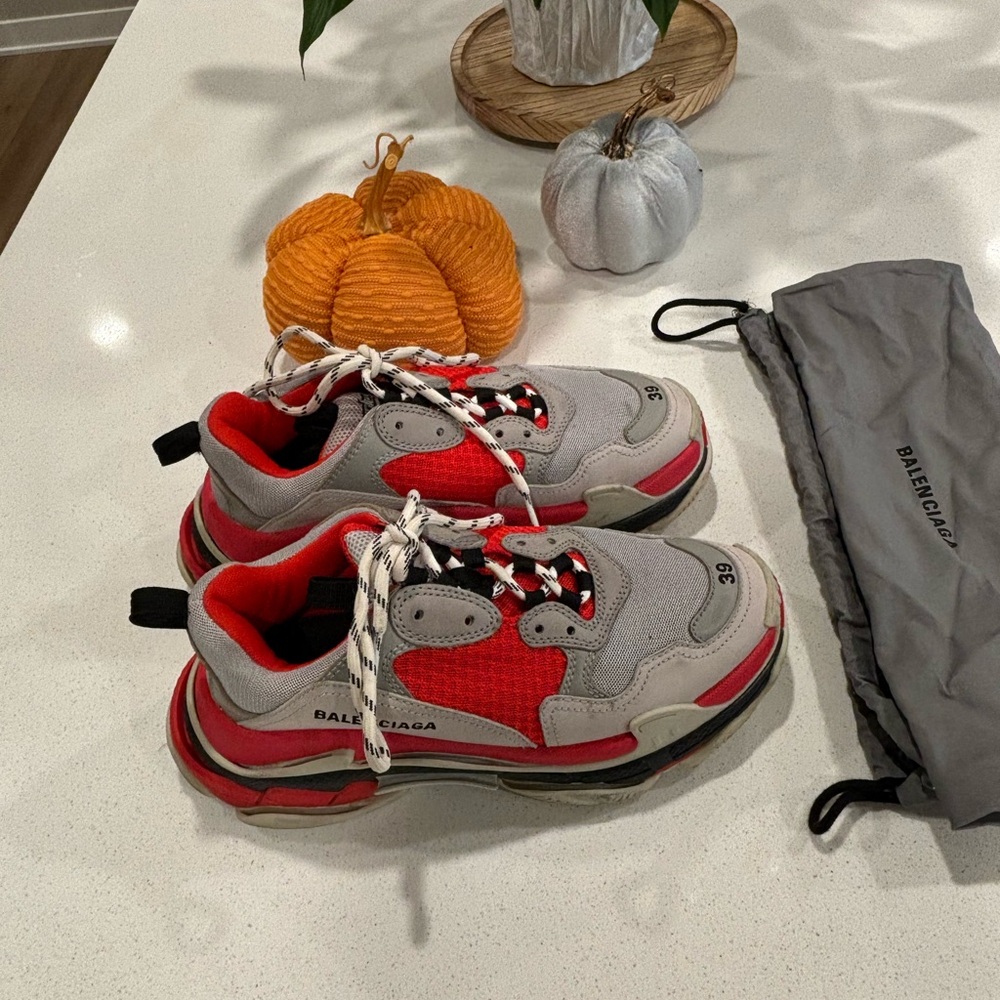 red blue and gray Balenciaga runners size 39 size 9 US - Picture 3 of 4